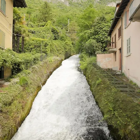 Semesterbostad Milk River - Front, Railway Station, View Varenna
